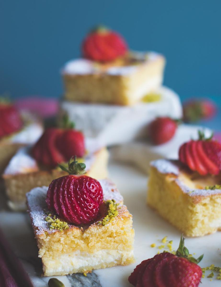 Rezeptbild: Torta Nua - Traumhafter italienischer Kuchen mit Ricottacreme, Erdbeeren und Pistazien