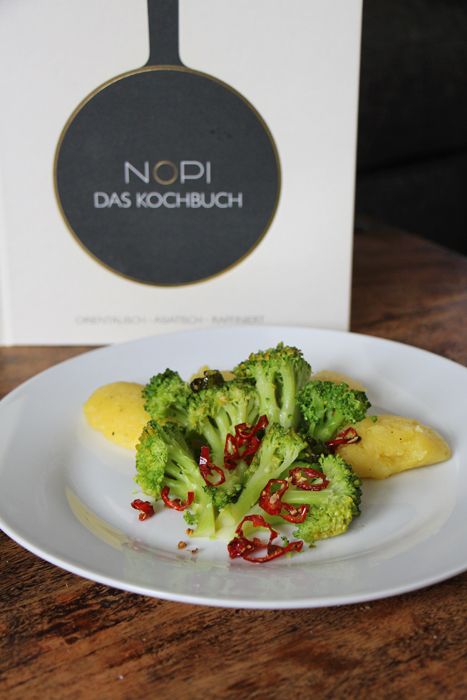 Rezeptbild: Brokkoli mit Skordalia
