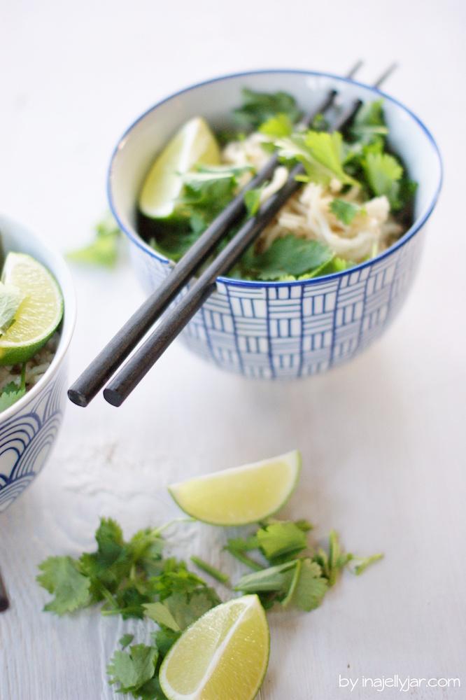 Rezeptbild: Asiatische Sesamnudeln mit Koriander