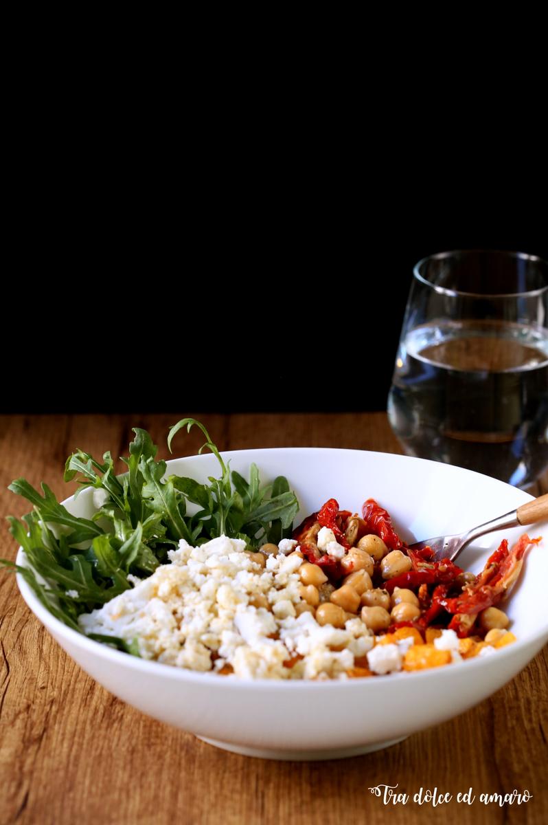 Rezeptbild: Insalatone mit Quinoa und Ofenkürbis