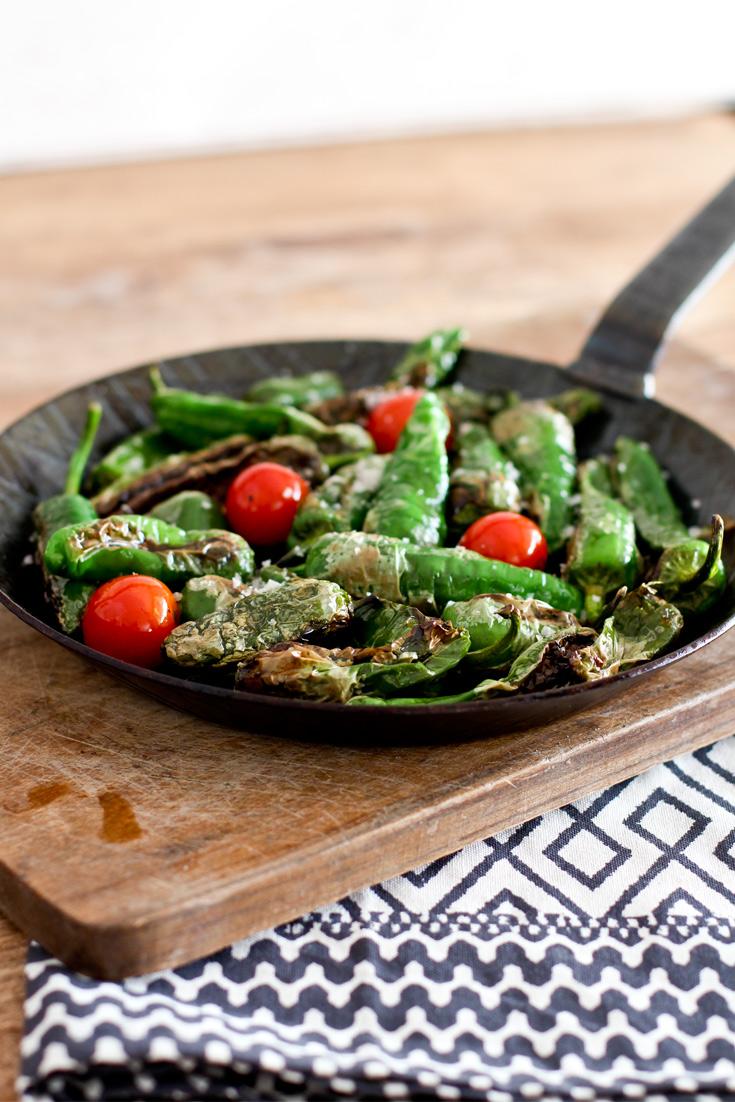 Rezeptbild: Pimientos de Padron Tapas Rezept mit Cherrytomaten