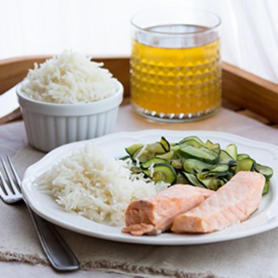 Rezeptbild: Lachs mit Zucchini und Reis