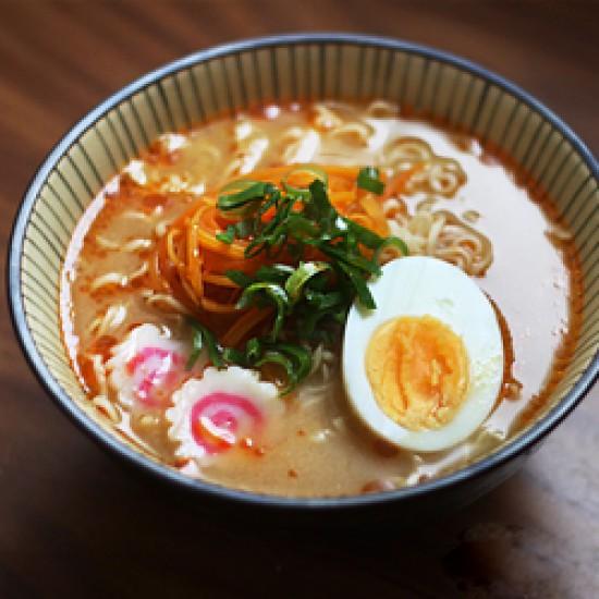 Rezeptbild: Misoramen mit Karotten