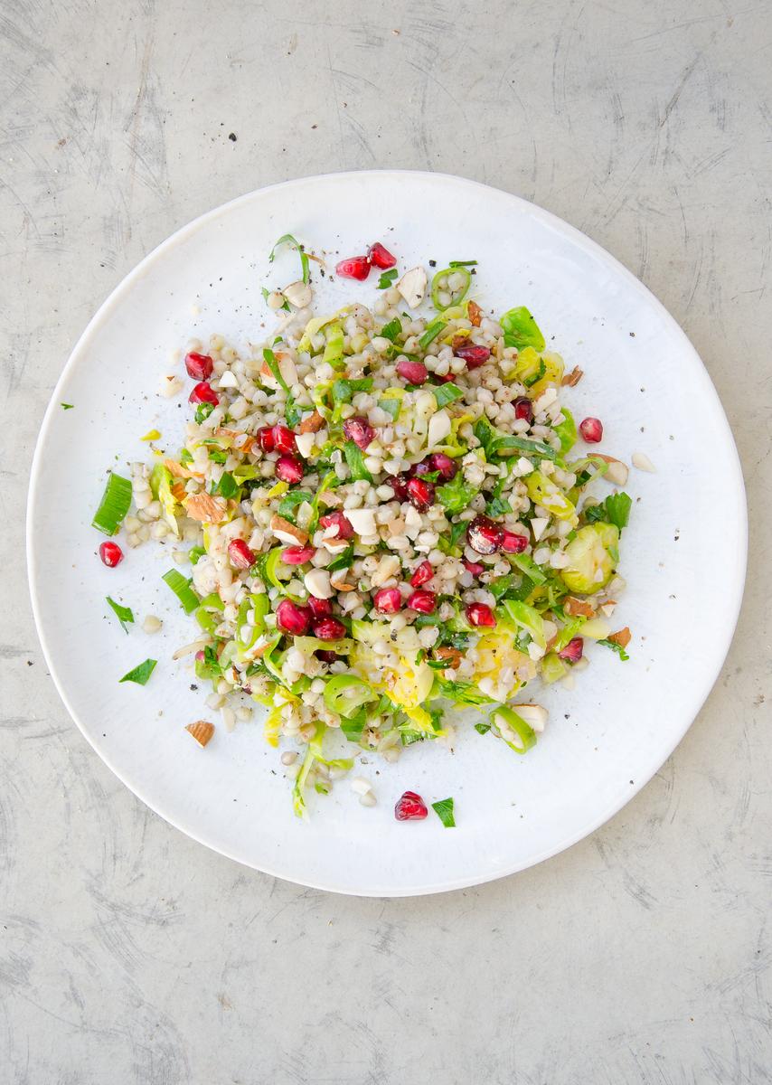 Rezeptbild: winterlicher Rosenkohl und Buchweizen-Salat