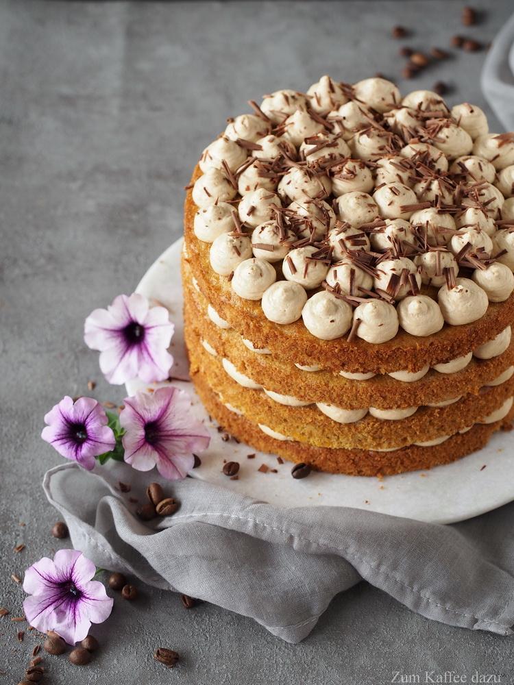 Rezeptbild: Macadamia-Kürbis-Torte mit Espresso-Mousse