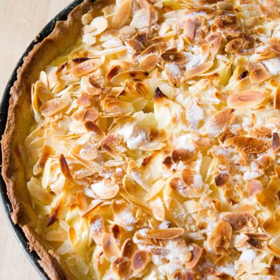 Rezeptbild: Apfeltarte mit Mascarponecreme und Mandeln