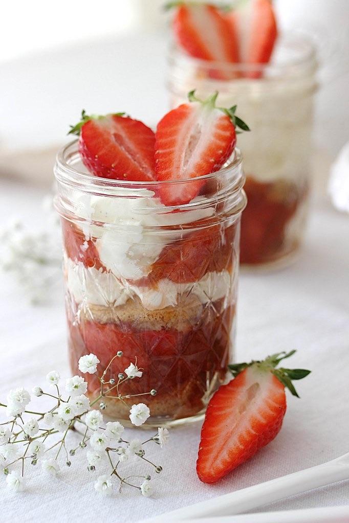 Rezeptbild: Rhabarber-Erdbeer-Tiramisu 