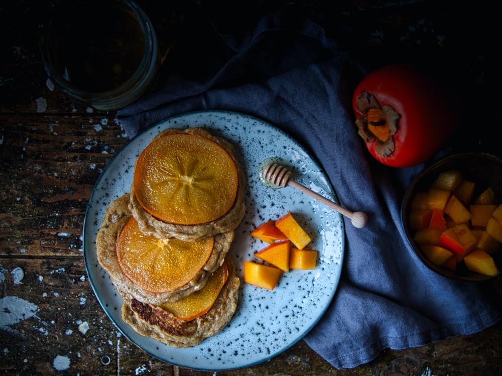 Rezeptbild: Spekulatius-Pancakes mit Kaki