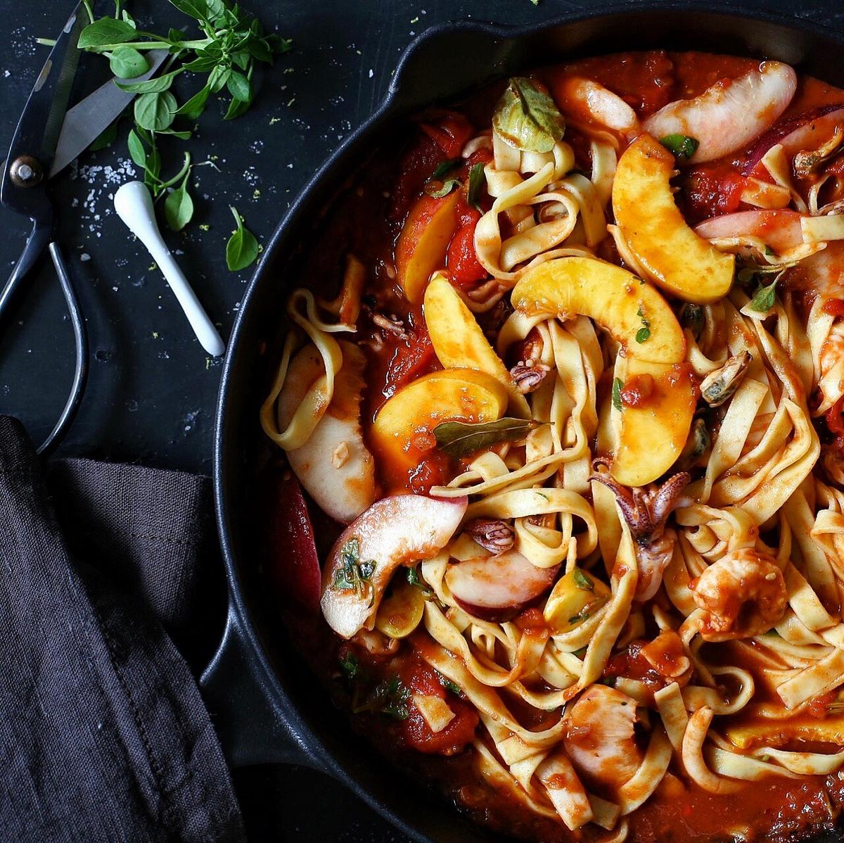 Rezeptbild: Pasta mit Meeresfrüchten, Tomaten und Nektarinen