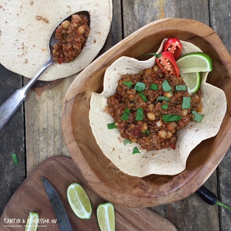Rezeptbild: SCHARFES LAMM-CHILI MIT KICHERERBSEN
