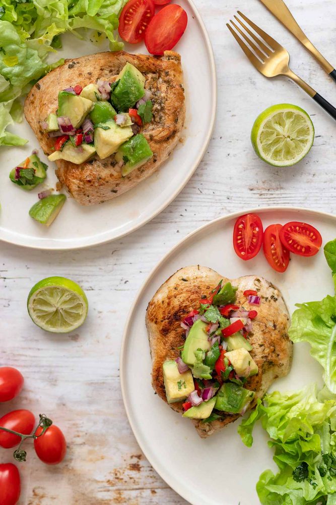 Rezeptbild: Gegrillte Hähnchenbrust mit Avocado-Salsa