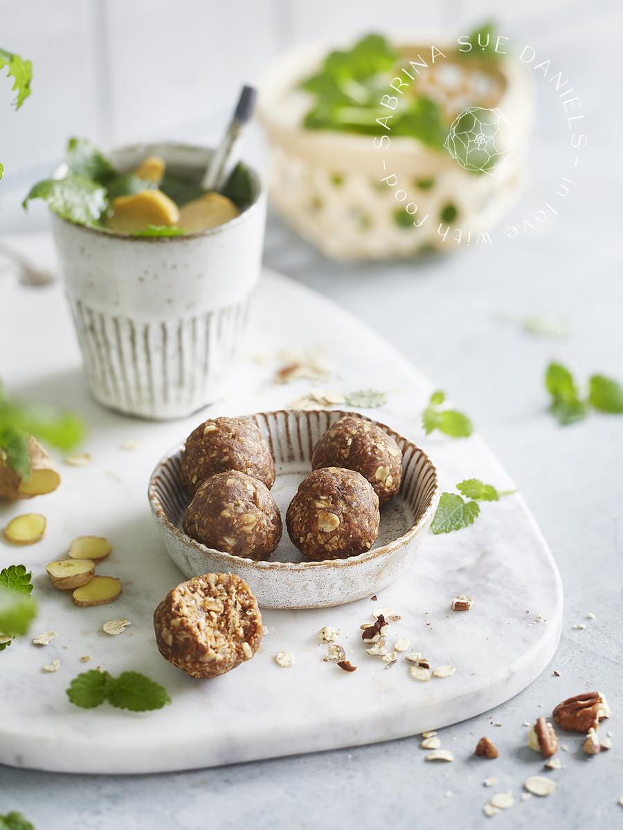 Rezeptbild: Energy Balls-ayurvedischer Powersnack, vegan, ohne Zucker und mit viel Protein