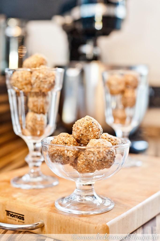 Rezeptbild: Nussbällchen