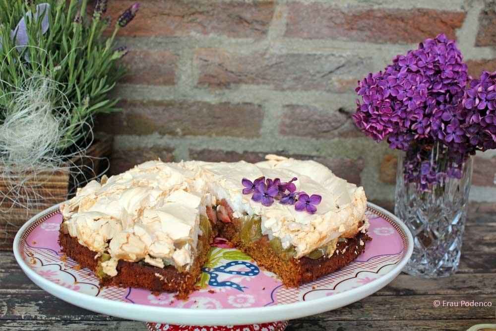 Rezeptbild: Rhabarber-Baiser-Kuchen