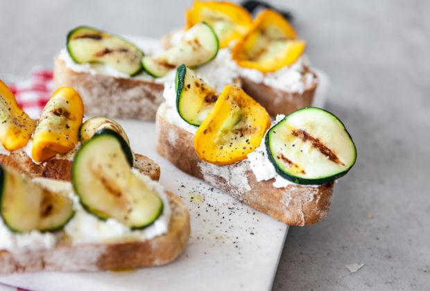 Rezeptbild: Bruschetta mit Zucchini und Ziegenkäse