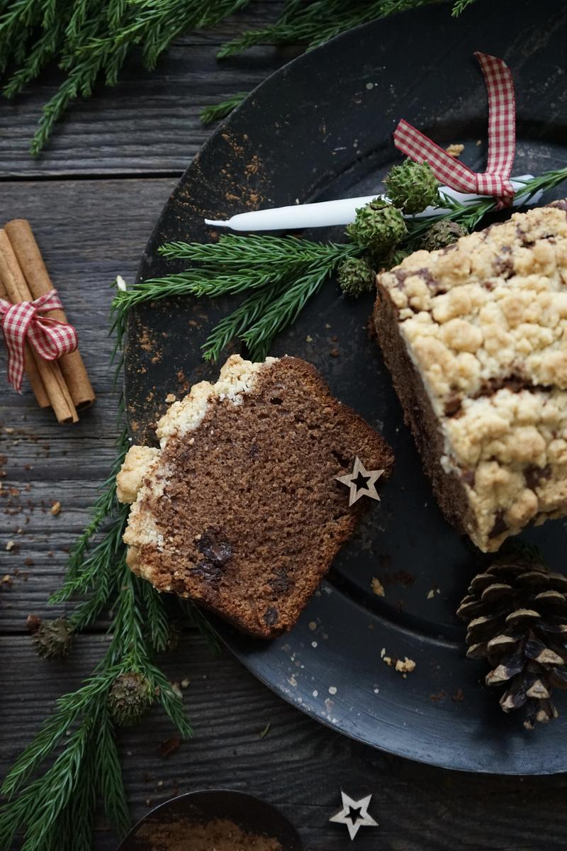 Rezeptbild: Weihnachtlicher Schokoladenkuchen mit Zimtstreusel