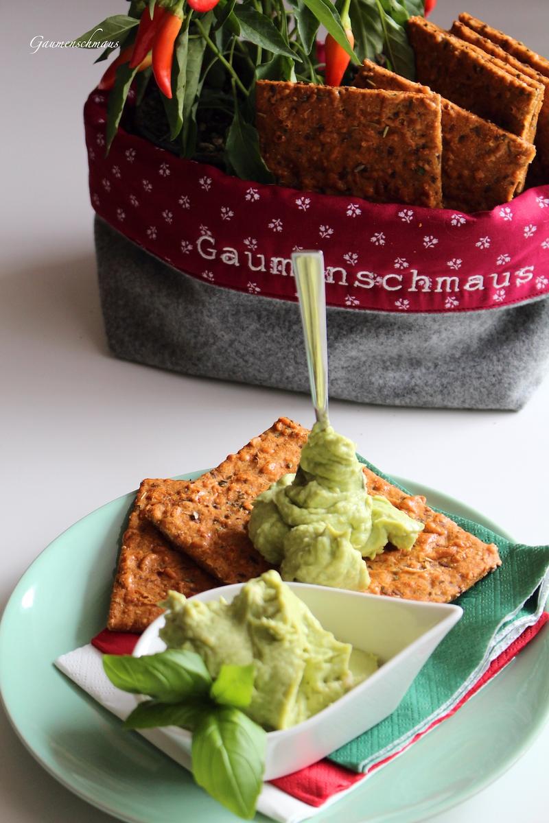 Rezeptbild: Basilikum-Avocado-Aufstrich