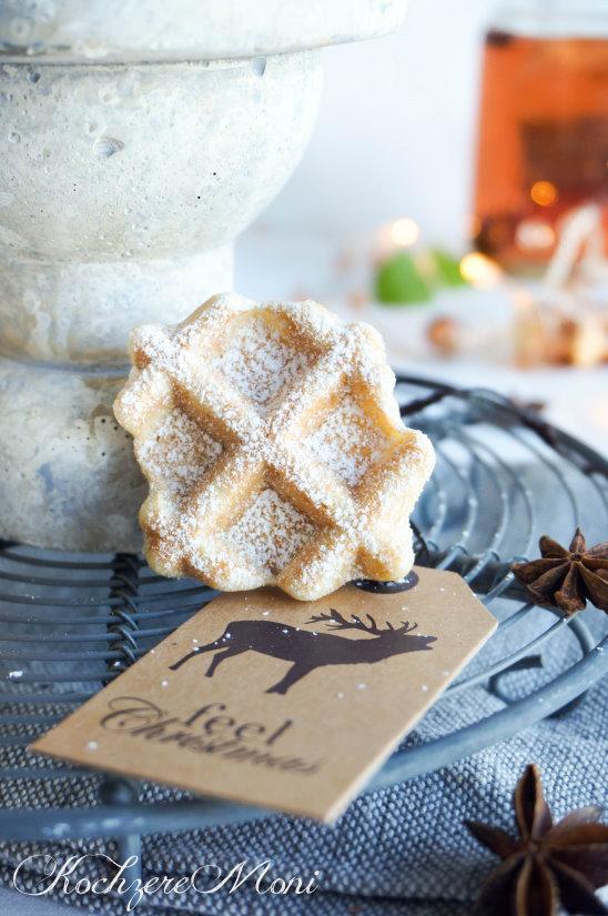 Rezeptbild: Zimt Waffelnplätzchen mit Orangensahne