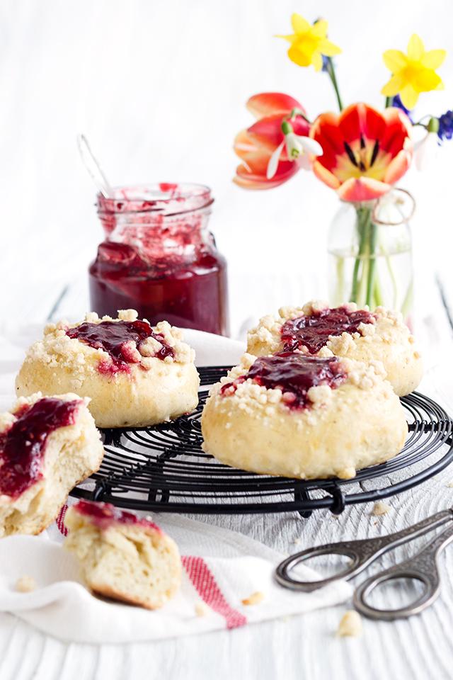 Rezeptbild: Marmeladen-Käsekuchen-Hefetaler