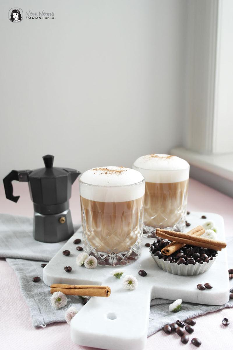 Rezeptbild: Zimtschnecken Latte Macchiato | Cinnamon Roll Latte Macchiato mit Zimtschnecken-Sirup