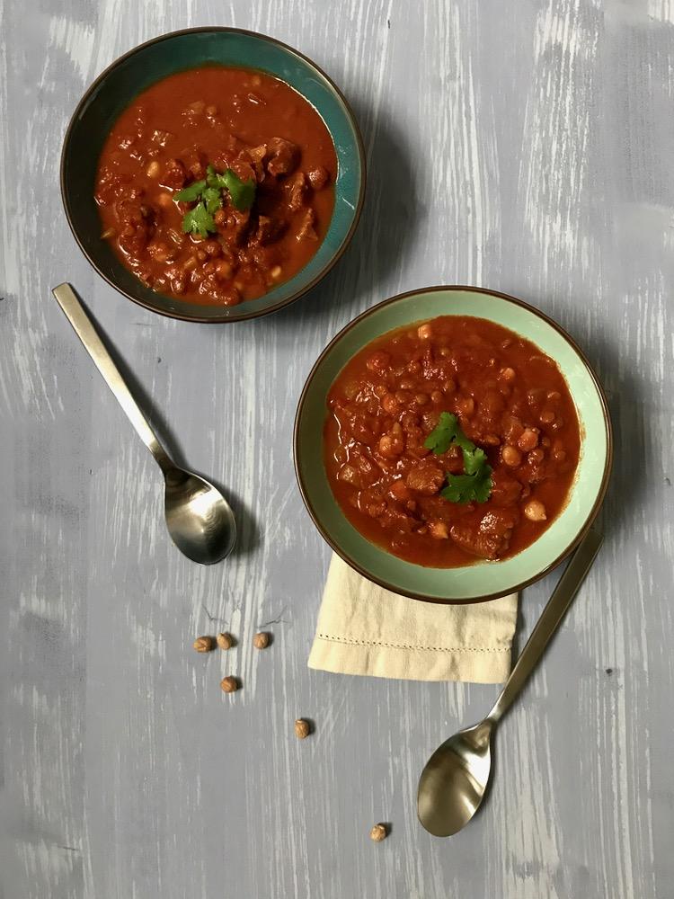 Rezeptbild: Harira – marokkanische Suppe aus Tomaten, Kichererbsen und Lamm