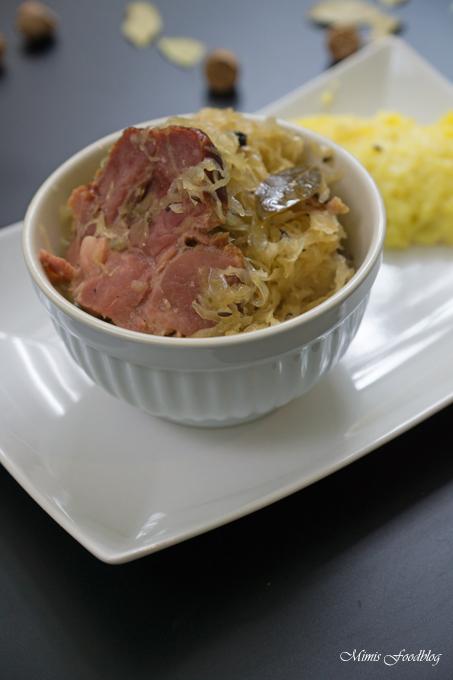 Rezeptbild: Sauerkraut mit Kassler und Kartoffelbrei