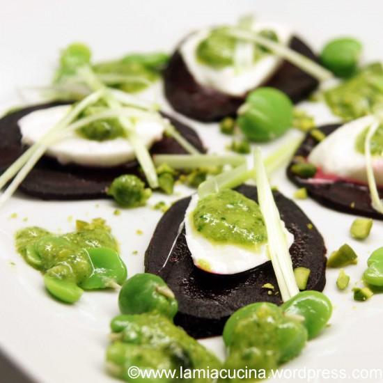 Rezeptbild: Rote Bete Caprese mit Pistazienpesto