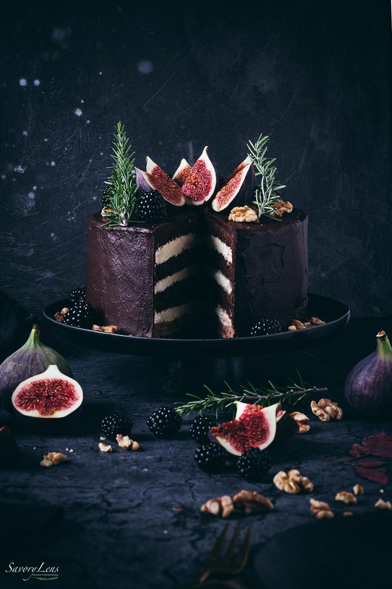 Rezeptbild: Schokoladen-Feigen-Torte mit Walnüssen