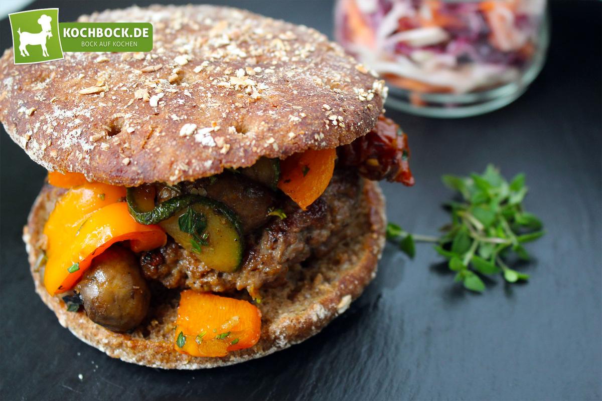 Rezeptbild: Antipasti Burger mit Coleslaw