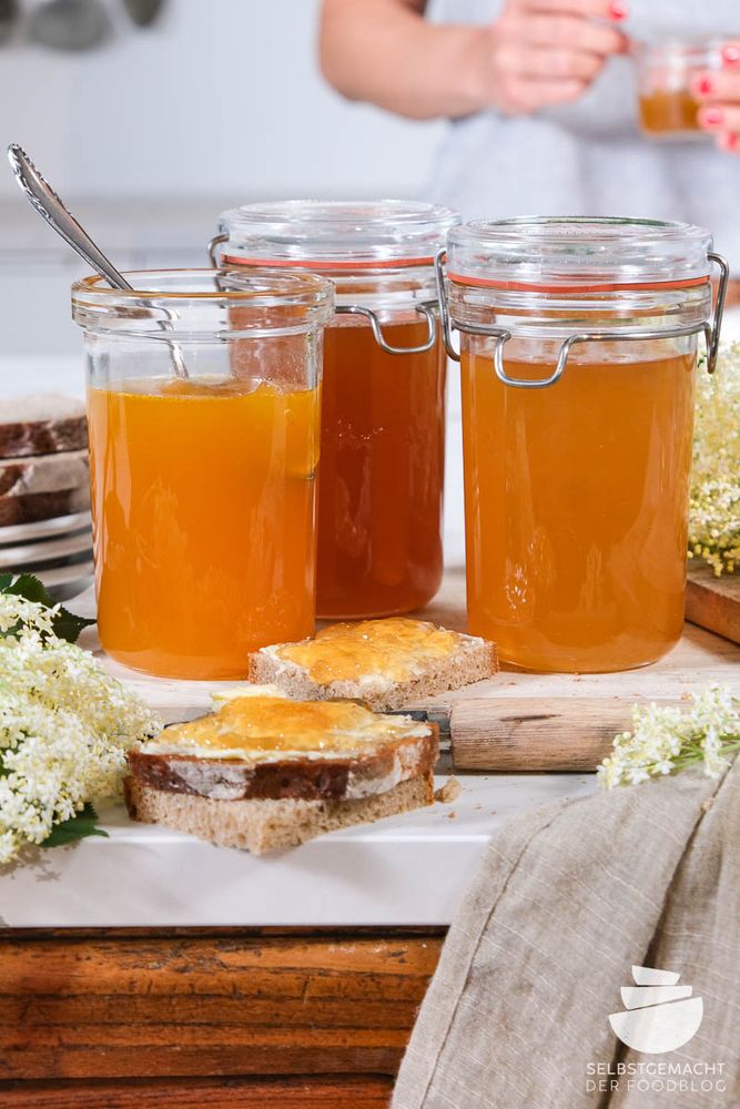 Rezeptbild: Holunderblütengelee in 3 Varianten mit Etiketten