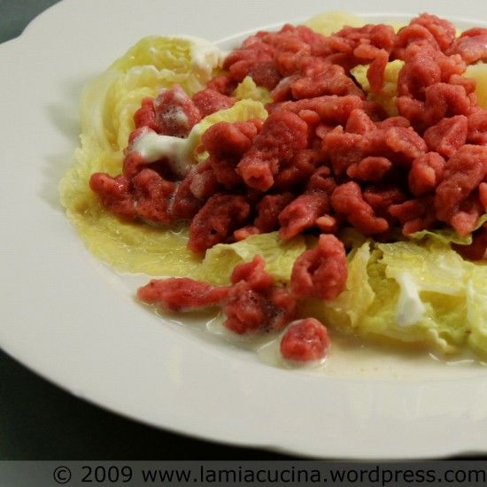 Rezeptbild: Rote Bete Gnocchi mit Wirsing