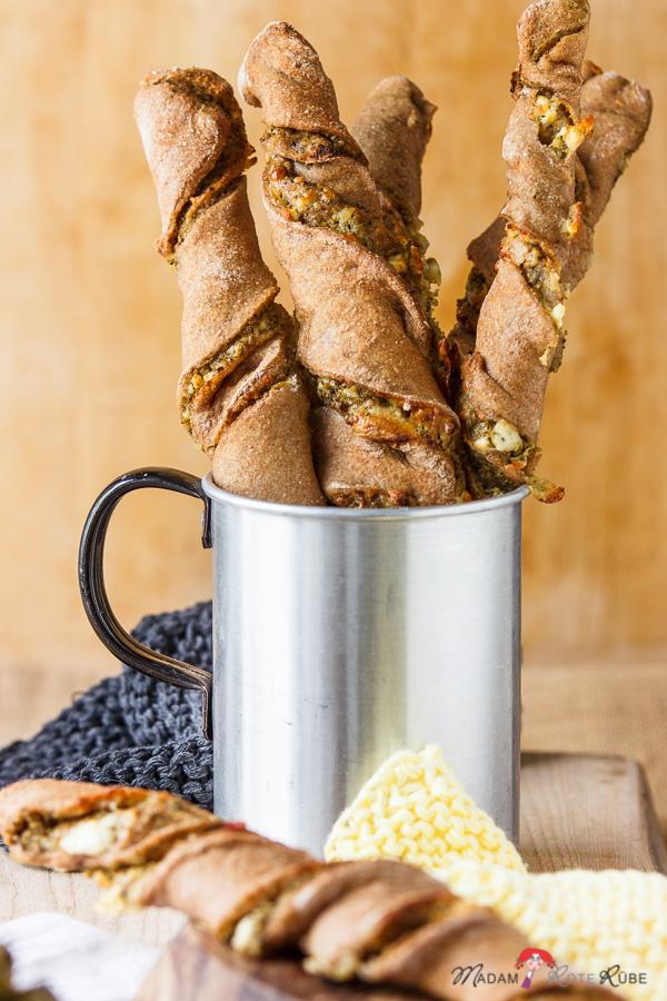 Rezeptbild: Olivenpesto-Feta-Brotstangen