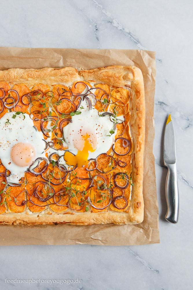 Rezeptbild: Süßkartoffel-Blätterteig-Galette mit Ei