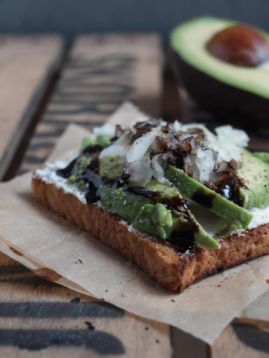 Rezeptbild: Frischkäse Avocado Toast