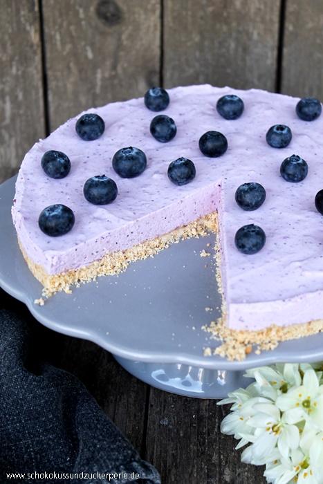 Rezeptbild: Heidelbeer-Butterkeks-Torte ohne Backen