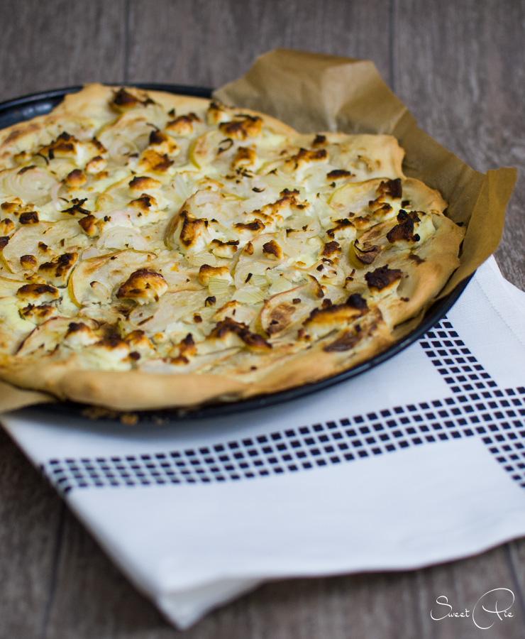Rezeptbild: Apfel Ziegenkäse Flammkuchen