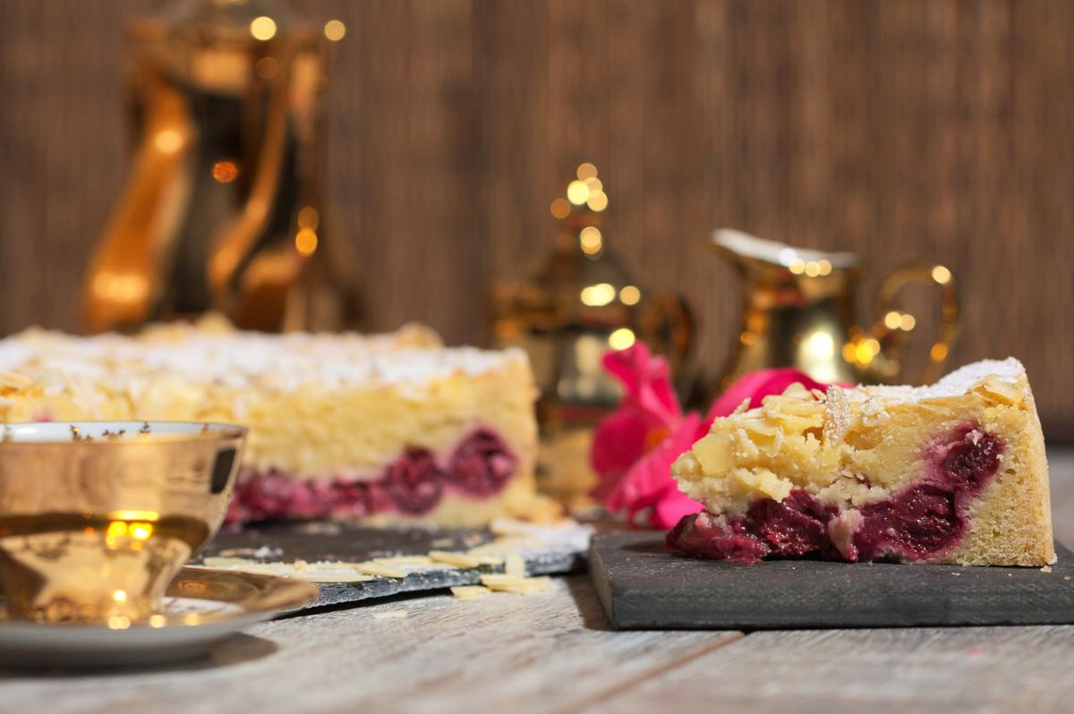 Rezeptbild: Spanischer Kirsch-Marzipan-Mandelkuchen