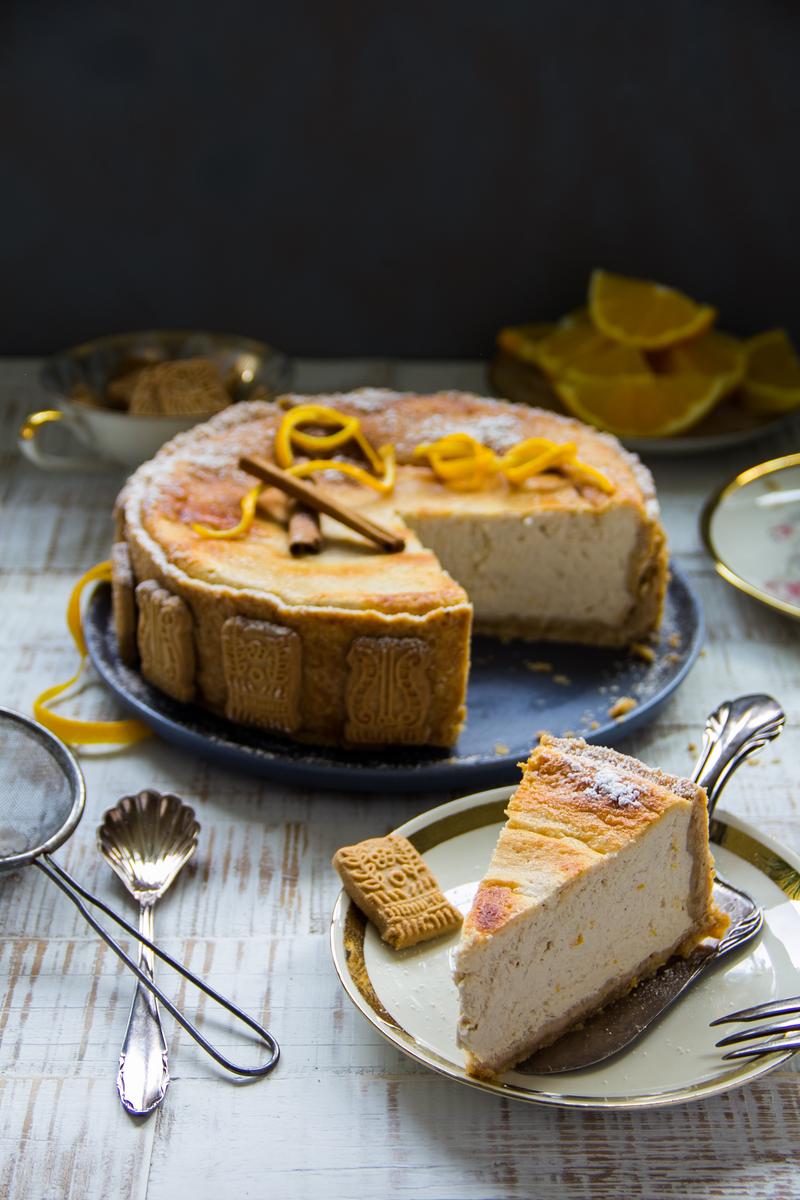 Rezeptbild: Winterlicher Käsekuchen mit Orange, Zimt & Spekulatius
