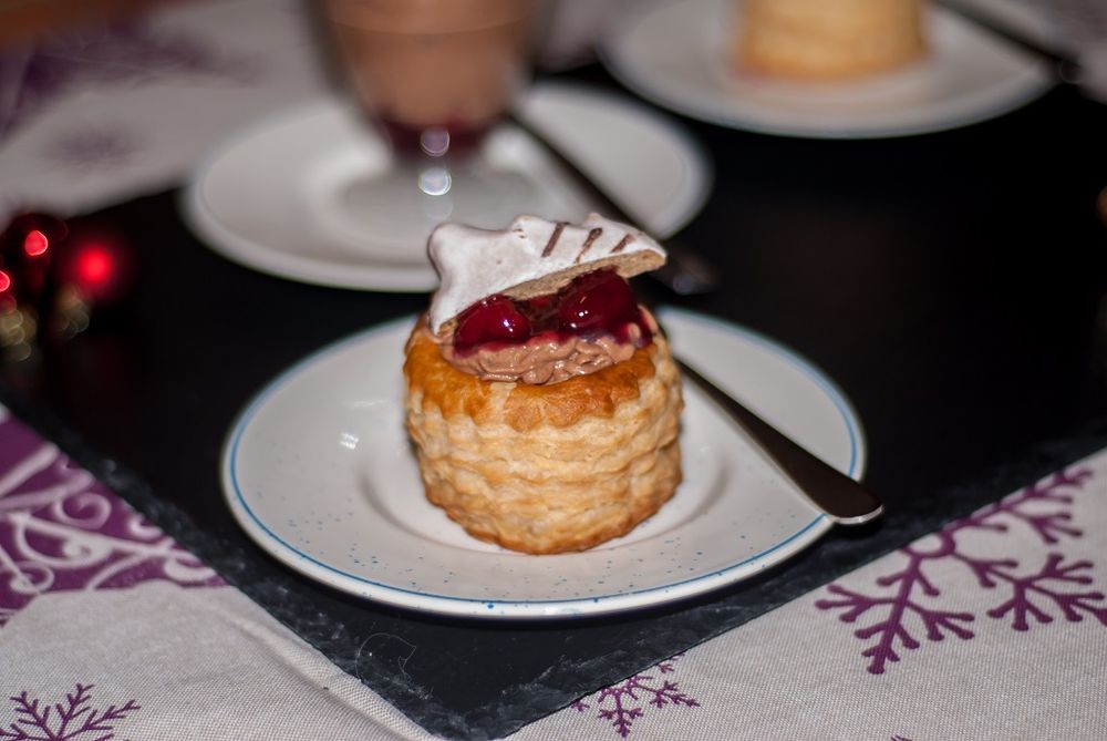 Rezeptbild: Lebkuchenmousse mit Glühhimbeeren