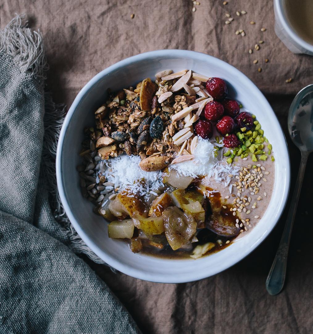 Rezeptbild: Muesli mit Dattelcaramel und Halva-Granola