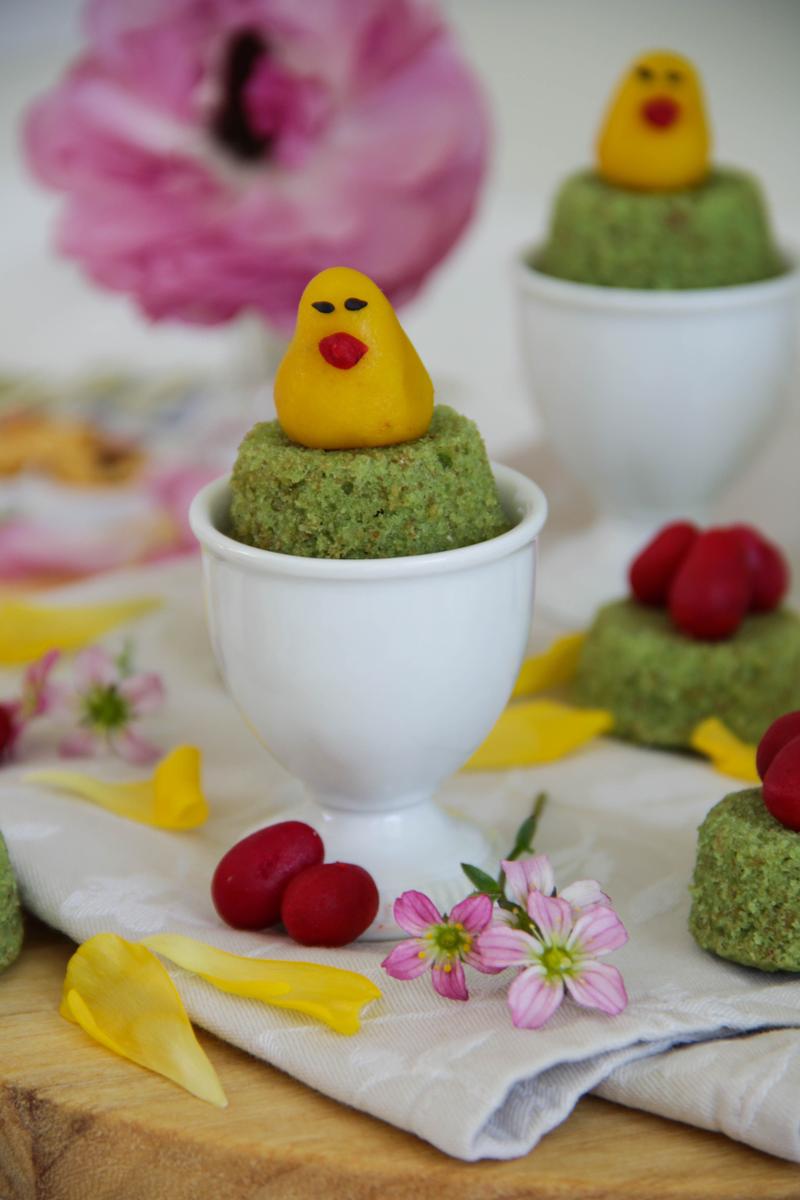 Rezeptbild: Oster-Minimuffins mit Marzipandekor