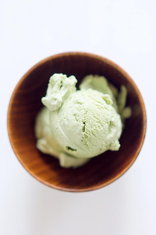 Rezeptbild: Matcha-Eis [Eiscreme mit japanischem grünen Tee]