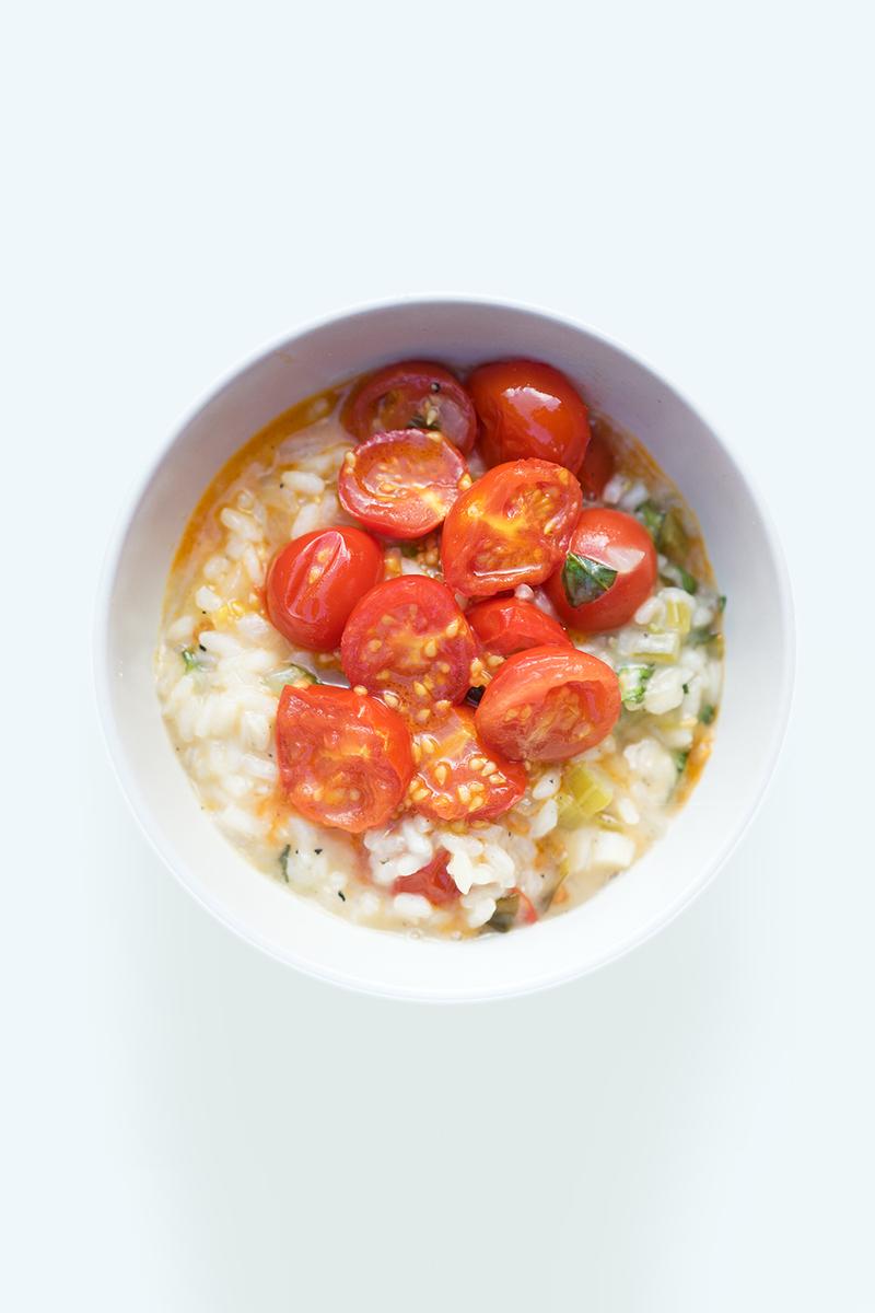 Rezeptbild: Risotto mit geschmorten Tomaten und Basilikum