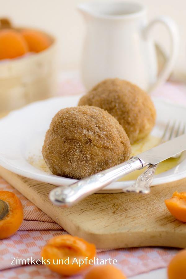 Rezeptbild: Marillen-Knödel mit Zimt-Bröseln