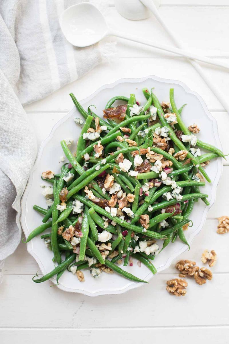 Rezeptbild: Grüne Bohnen-Salat mit Walnüssen, Datteln und Roquefort