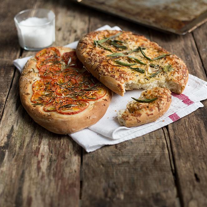 Rezeptbild: Würzige Focaccia im Doppelpack
