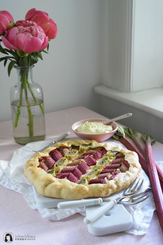 Rezeptbild: Vegane herzhafte Rhabarber-Maultaschen-Galette oder Tarte