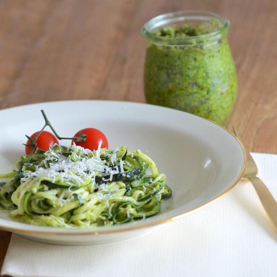 Rezeptbild: Zoodles mit Pesto