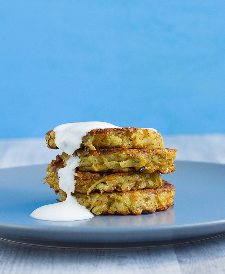 Rezeptbild: knusprige Kartoffelrösti mit Joghurt-Dip