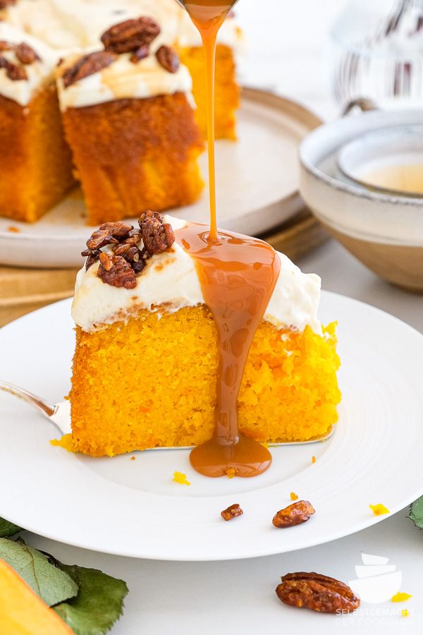Rezeptbild: Kürbiskuchen mit Frischkäse Frosting